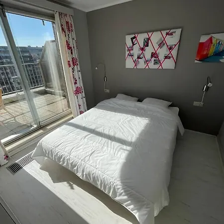 Apartment Zonnig Op Zeedijk Te *